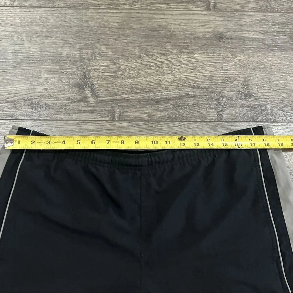Vintage Y2K Nike Gray Tag Cargo Swim Shorts Board Surf Baggy Black - Men’s Large